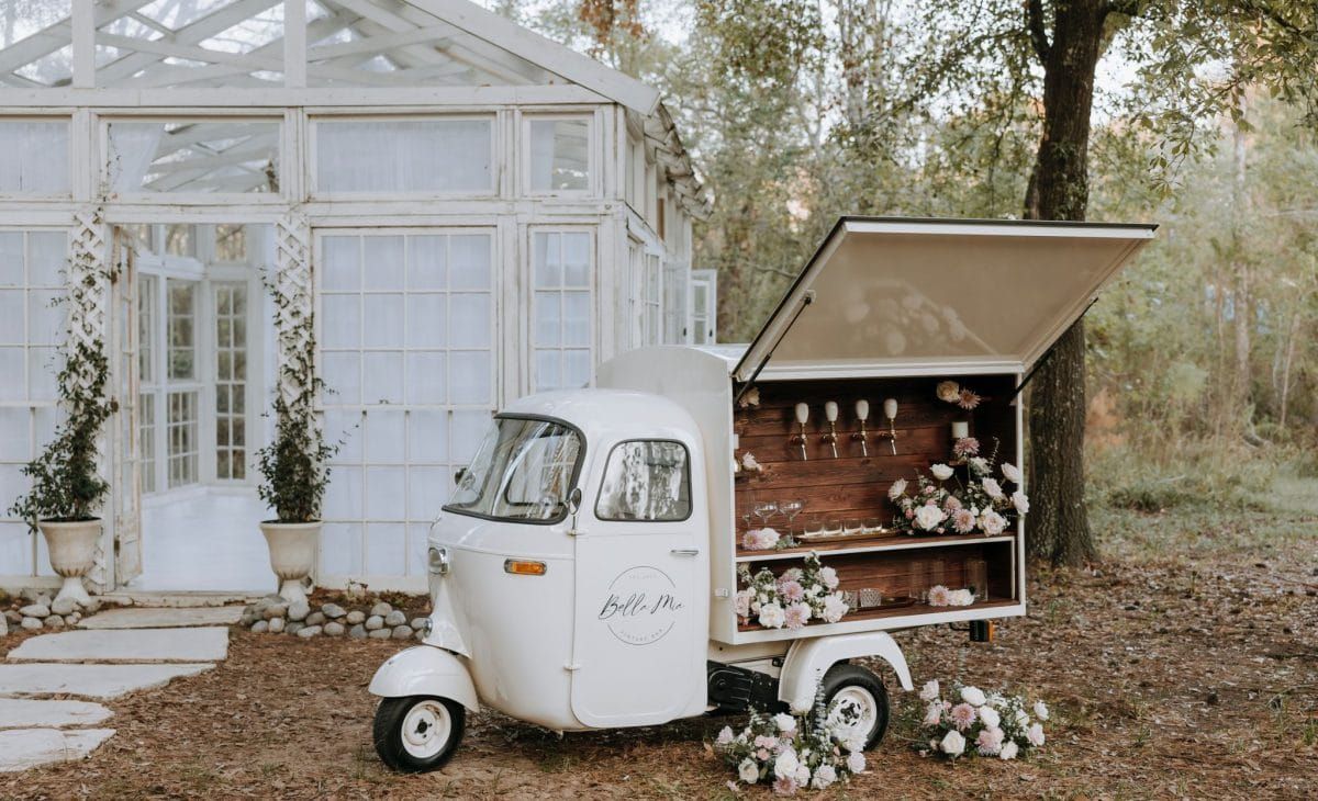 Bella Mia vintage Piaggio Ape mobile bar